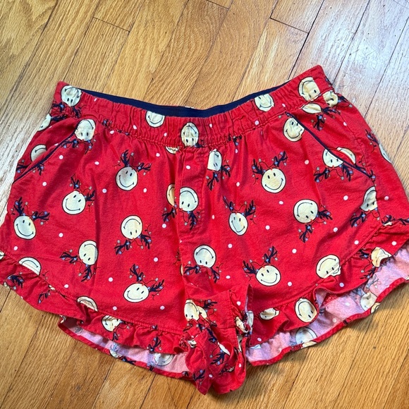 Aerie Red Smiley Face Christmas Pajama Shorts - Picture 1 of 2